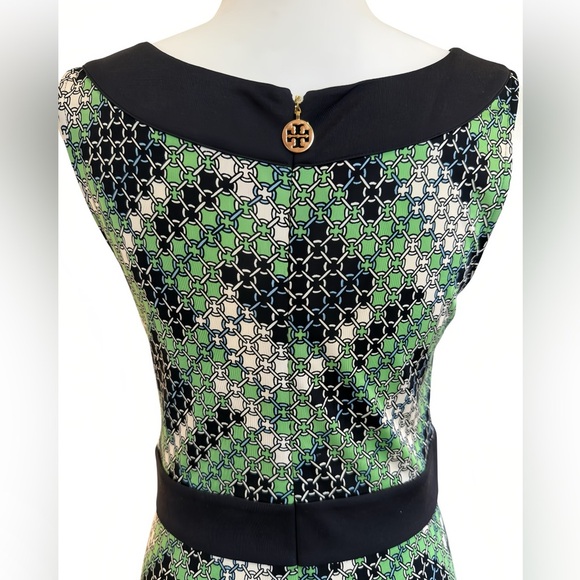 Tory Burch 100% Silk Dress M Navy Blue Green Chain Link Print Boat Neck Gold Zip - Picture 5 of 9